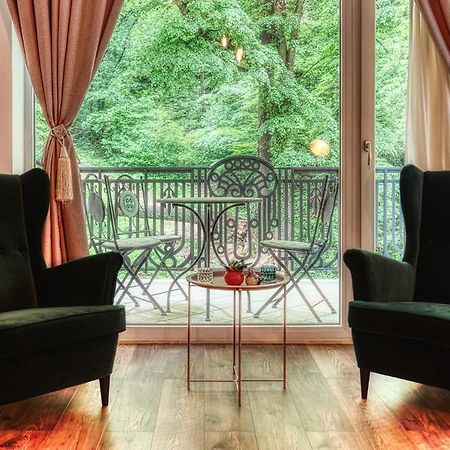 Nature Apartment - Minutes Away From The Old Town And Afi Mall Braşov Esterno foto