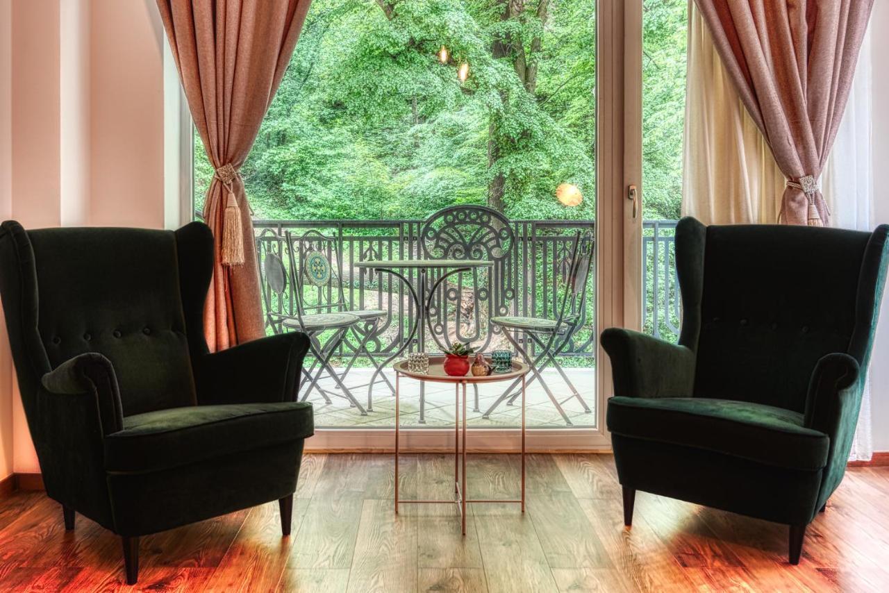 Nature Apartment - Minutes Away From The Old Town And Afi Mall Braşov Esterno foto