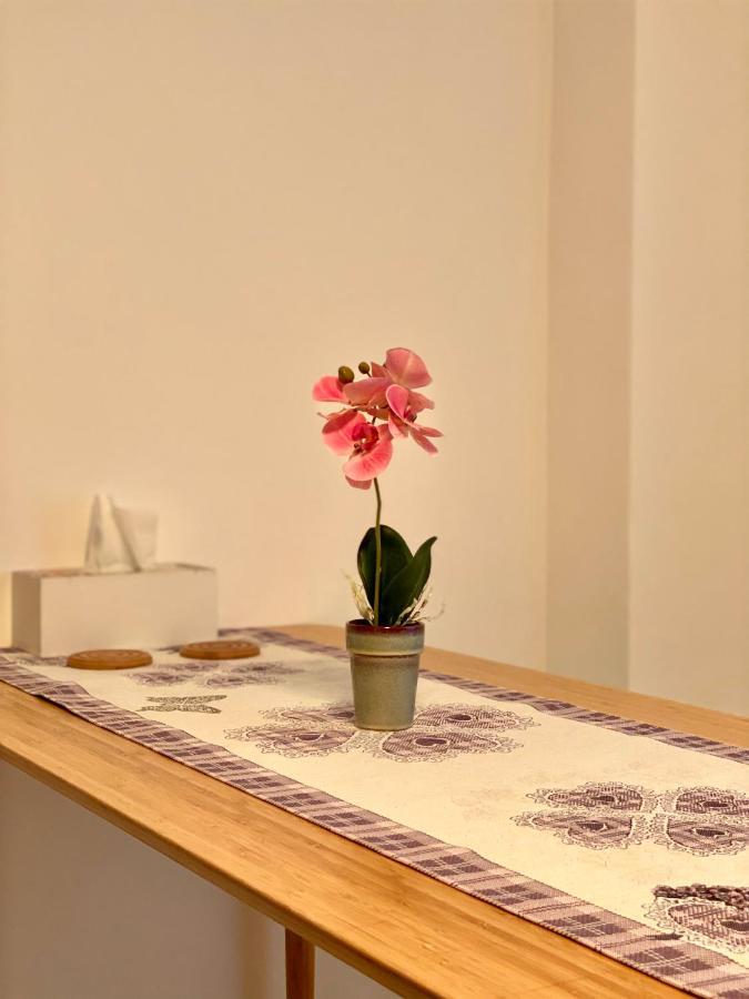 Nature Apartment - Minutes Away From The Old Town And Afi Mall Braşov Esterno foto