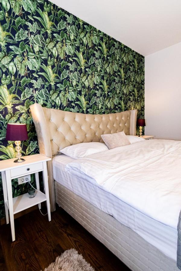 Nature Apartment - Minutes Away From The Old Town And Afi Mall Braşov Esterno foto